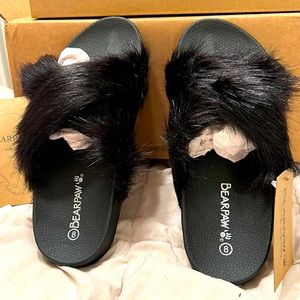Bearpaw Black Lauryn Slippers Sz 8 NWT